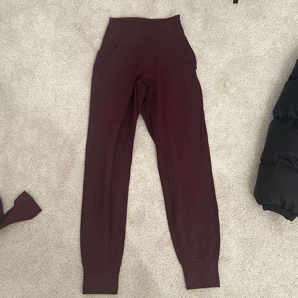 Lululemon align joggers maroon size 0
